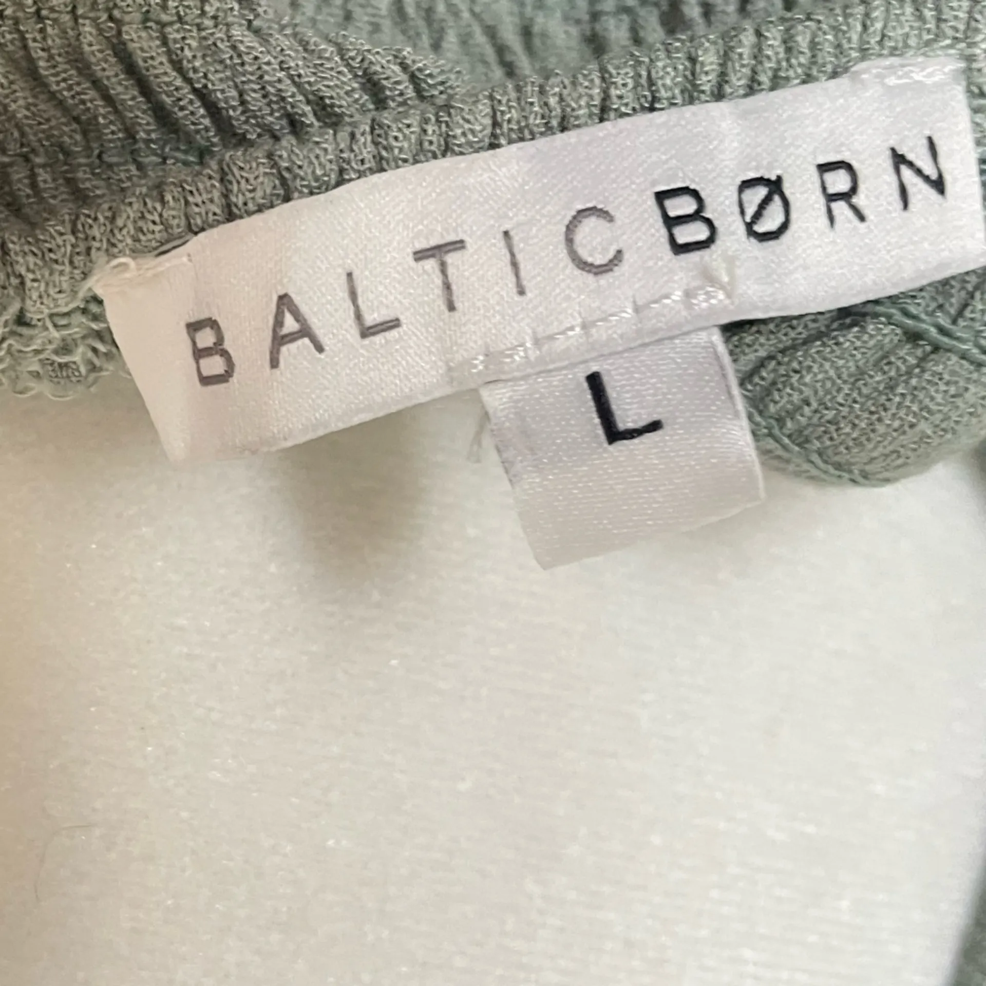 Baltic Born Lovell Smocked Midi Dress in Sage Green Size Large - Image 4