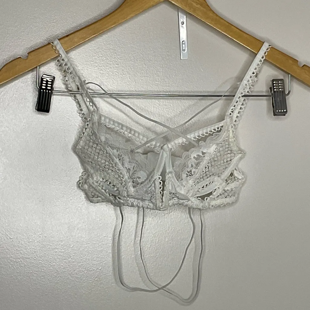 For Love and Lemons Strappy Vega
Underwire Bra In White Size XS - Image 2