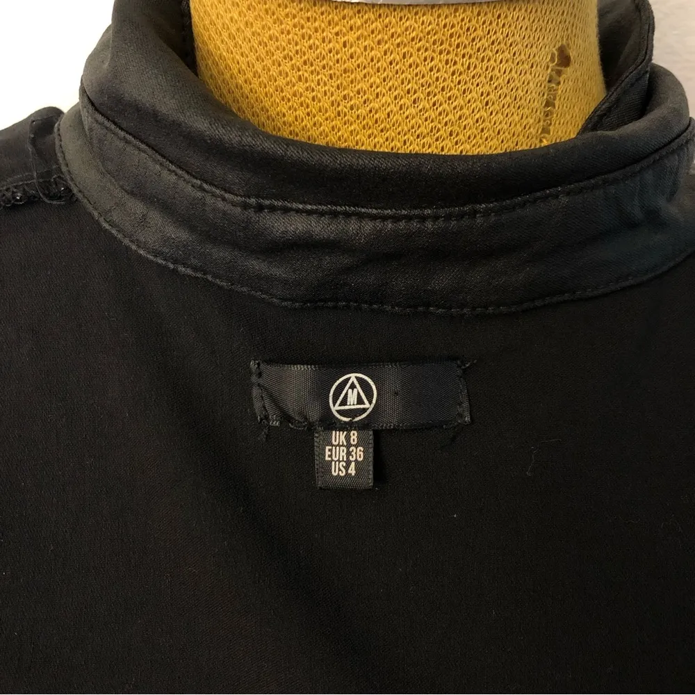 
Oversized Coated Denim black button-down front long sleeve shirt - Image 6