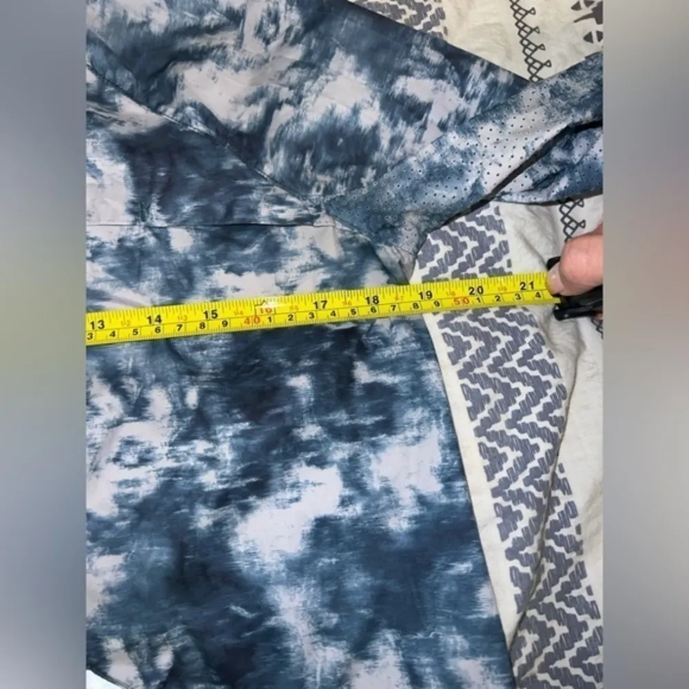 Lululemon Miss Misty Jacket II Iridescent Multi‎ Rain Windbreaker Jacket size 6 - Image 2