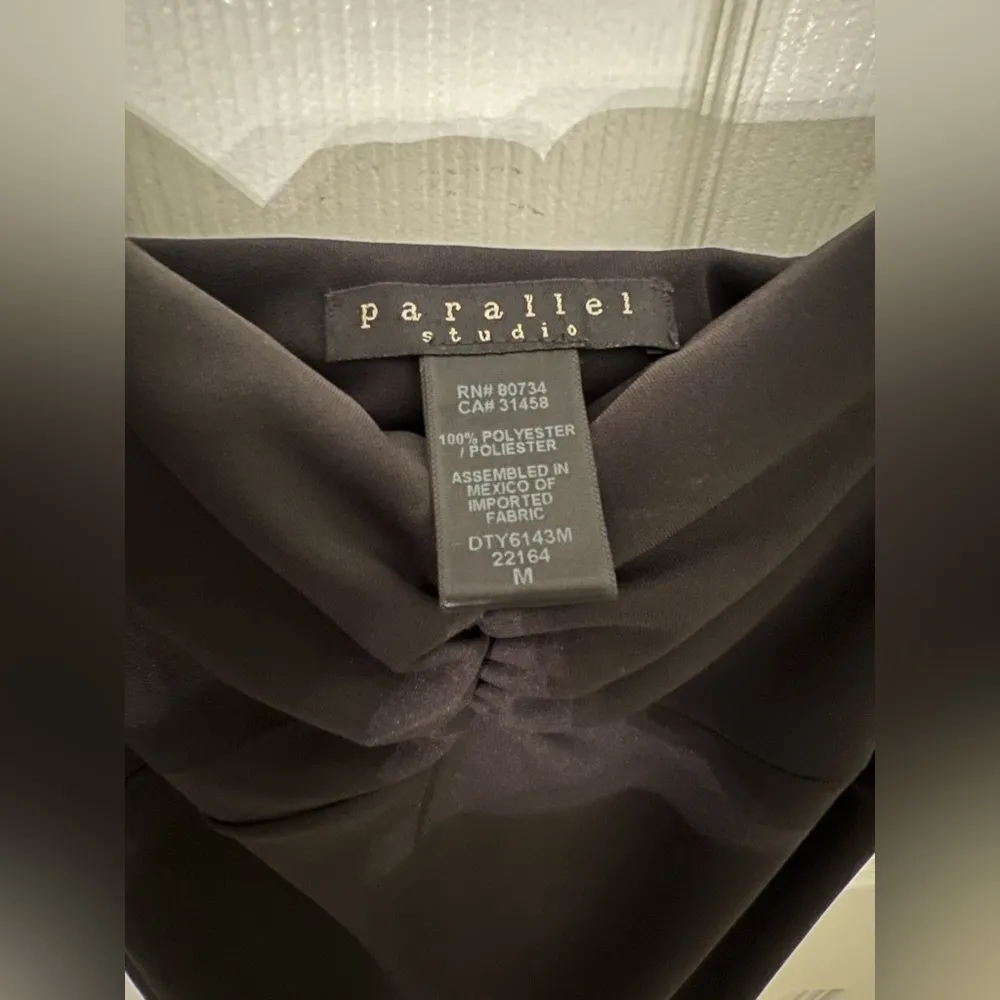 Black dress with ruffles at the bottom. Size M - Image 2