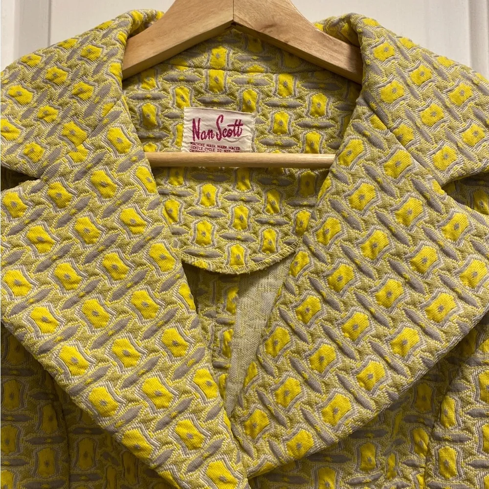 Nan Scott Yellow Textured Blazer with Gold Buttons size M Size M - Image 2