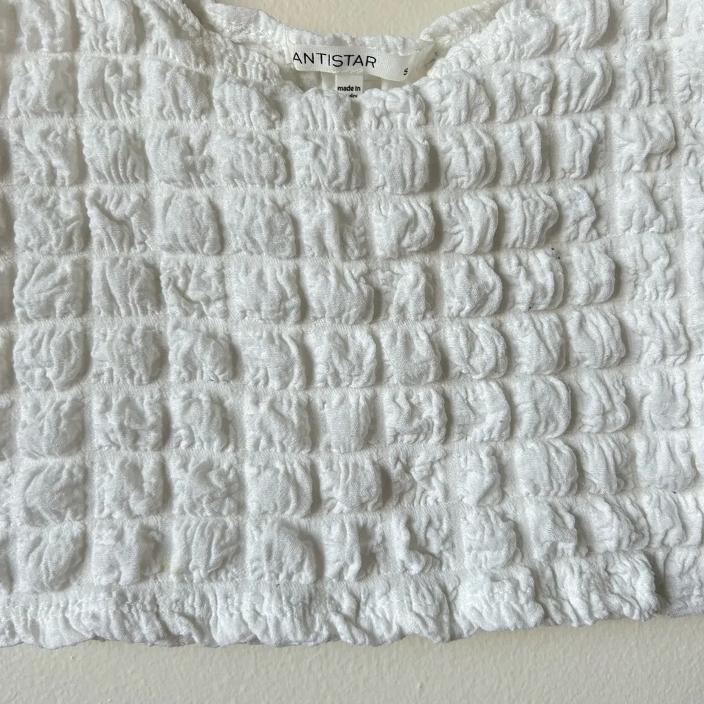 NWT Antistar Small White 3D Puffy Crop Top Textured Fabric Popcorn - Image 2