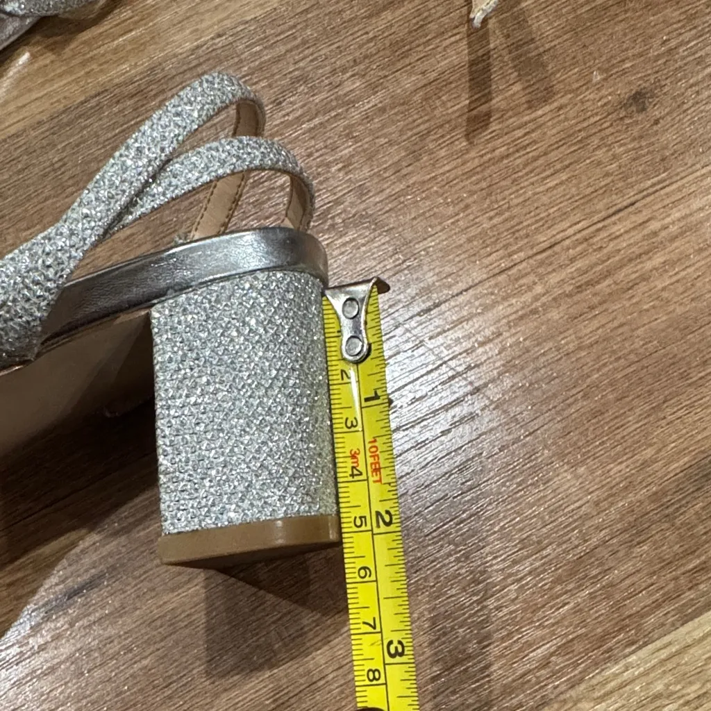 Jewel Badgley Mischka Glittering Silver Heels Size 5 - Image 8