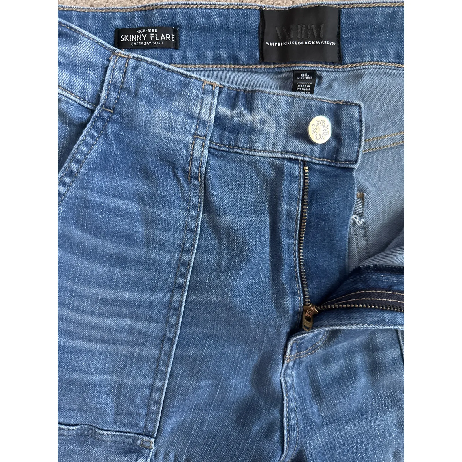 White House Black Market High-Rise Everyday Soft Skinny Flare Jeans Blue Size 6L - Image 7