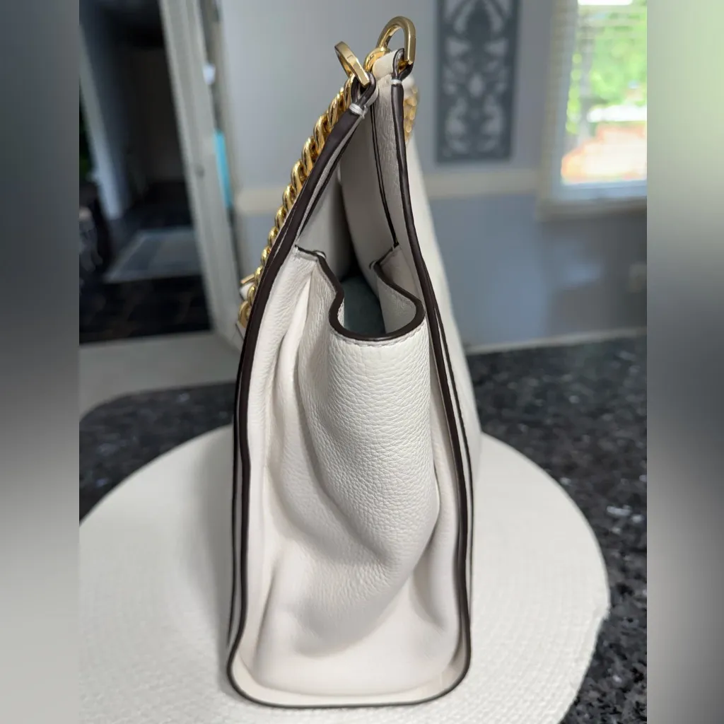 Michael Kors Newberry Medium Pebbled Leather Shoulder Bag White with Gold Chain - Image 6