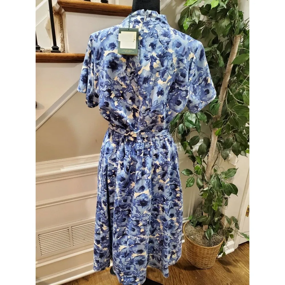 Orvis Women's Blue Floral Linen V-Neck Short Sleeve Knee Length Dress Size 14 - Image 9