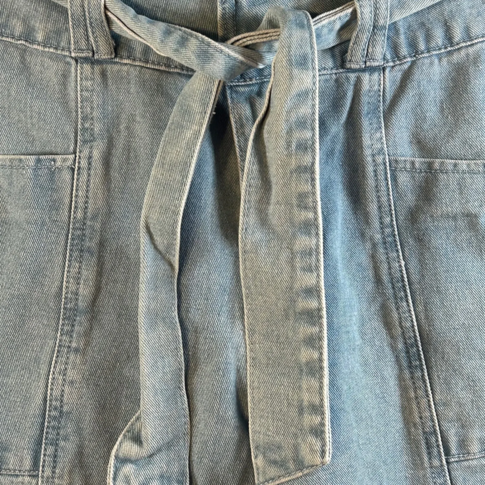 Forever 21 Light Wash Paperbag Waist Denim Jeans Belted Wide Leg Size 28 - Image 4