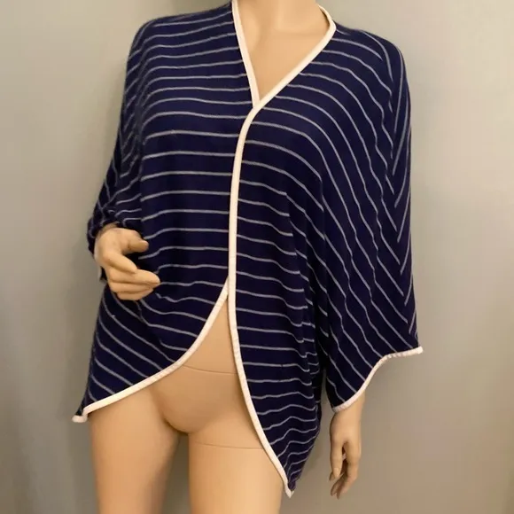 Tart Open Front Cape‎ by  - Image 2