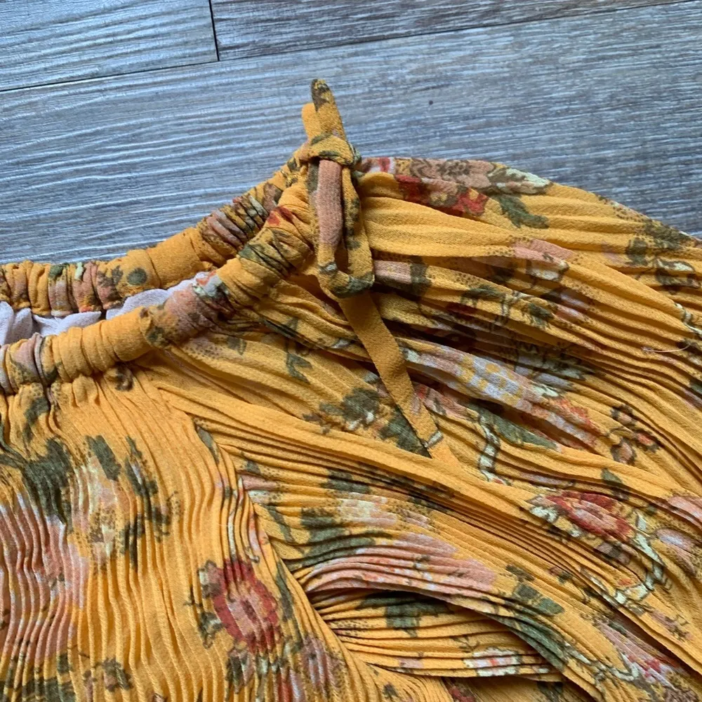 Aritzia Wilfred Talence Pleated Floral Blouse XS Yellow - Image 4