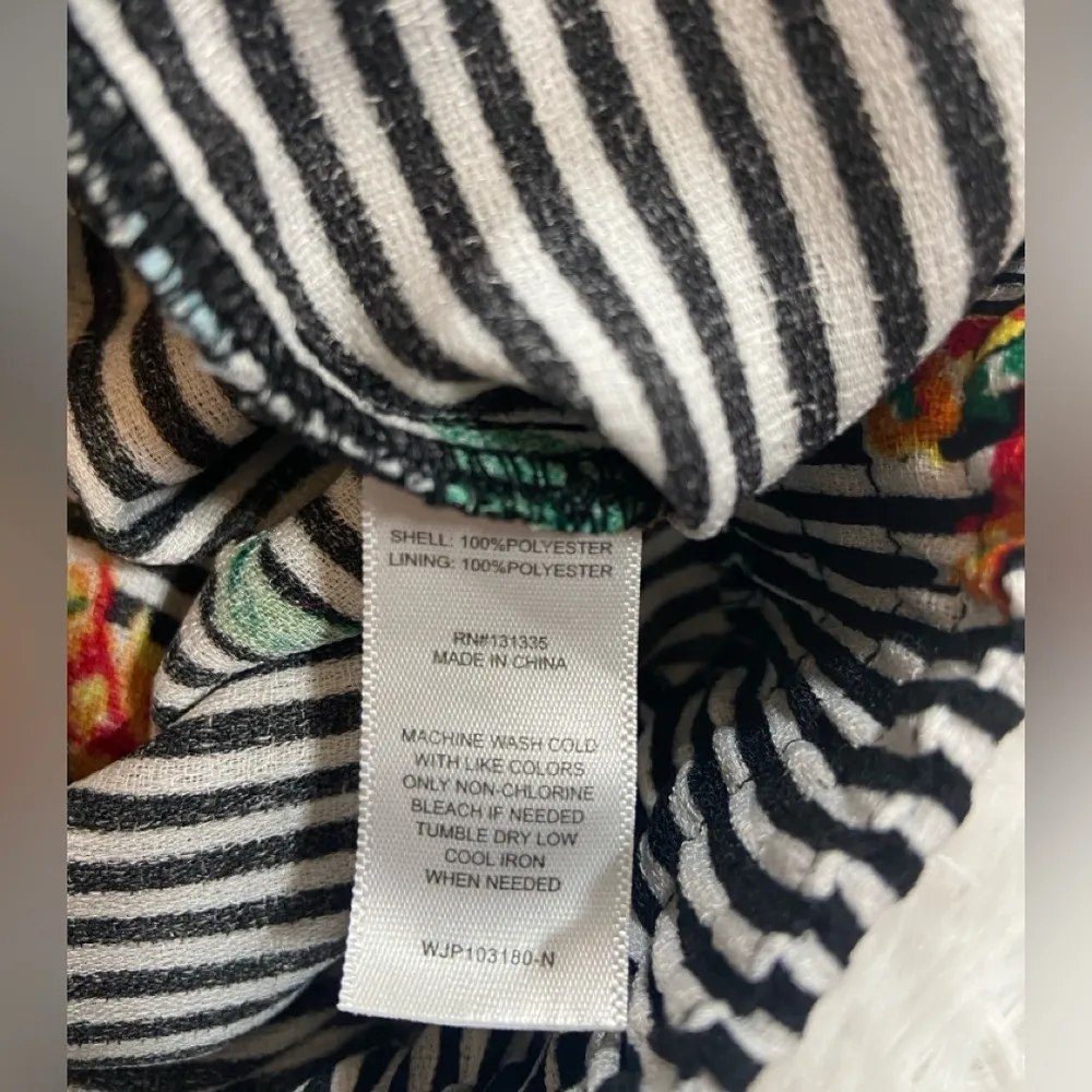 Socialite  Stripped Floral jumpsuit Size Medium - Image 10