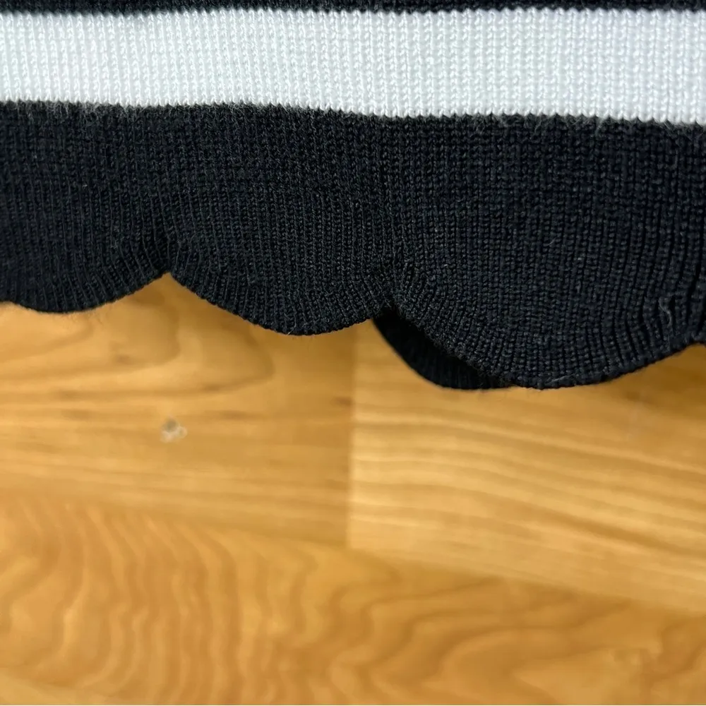 Cable & Gauge Black & White Sweater with Scallop Neckline and Hem & 3/4 … - Image 5