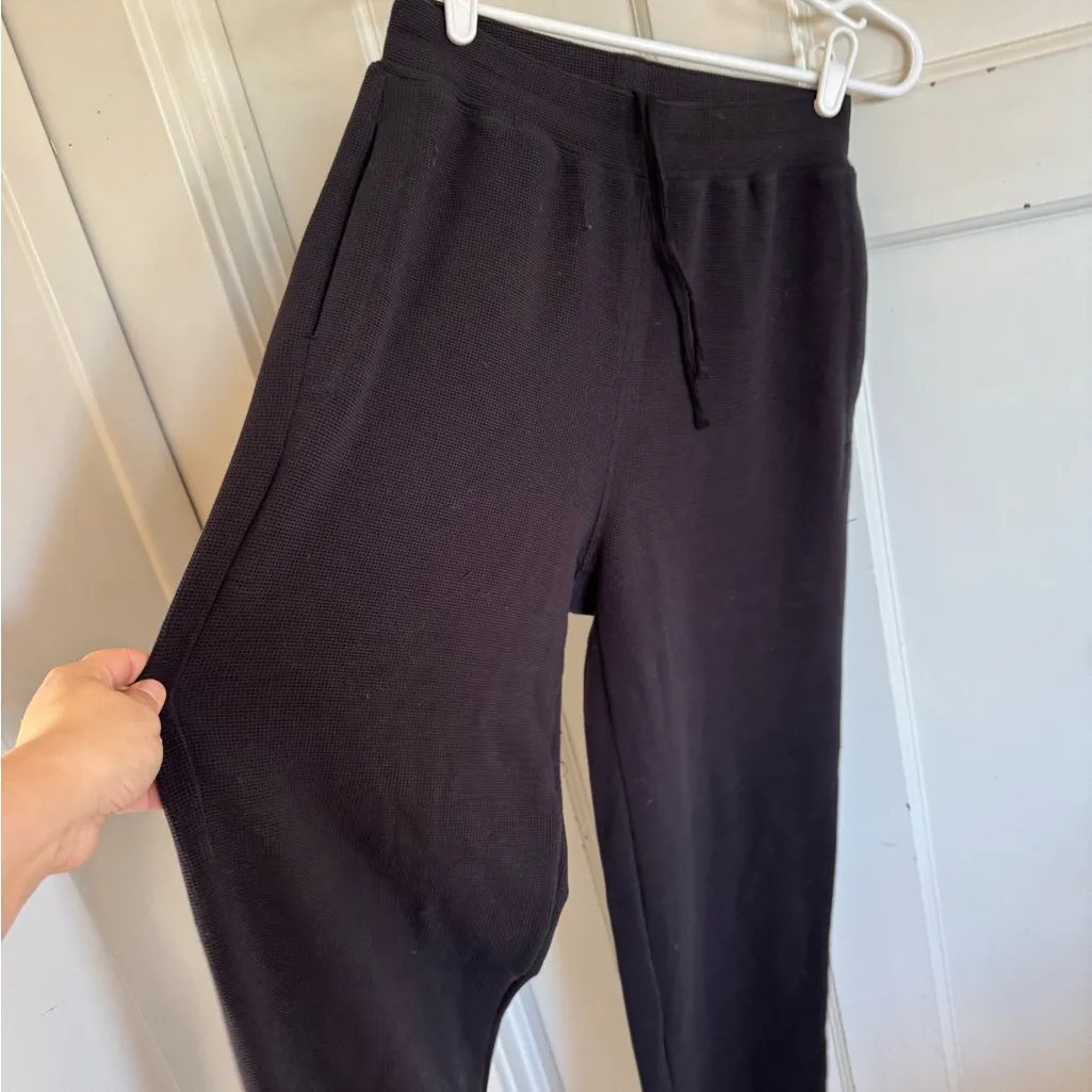 Alo wide leg waffle knit lounge pants size xs - Image 4