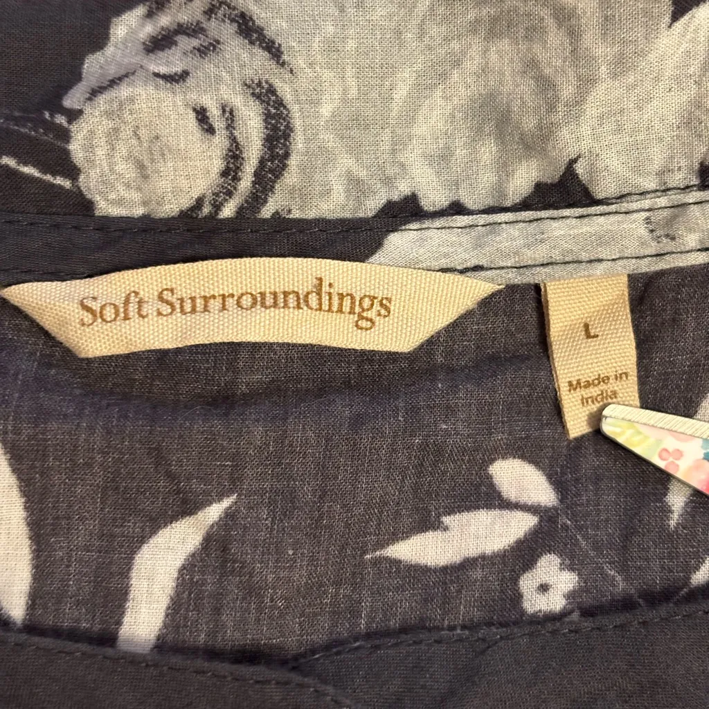 Soft Surroundings Floral Tunic Blouse Womens Large Black White Roll Tab - Image 2