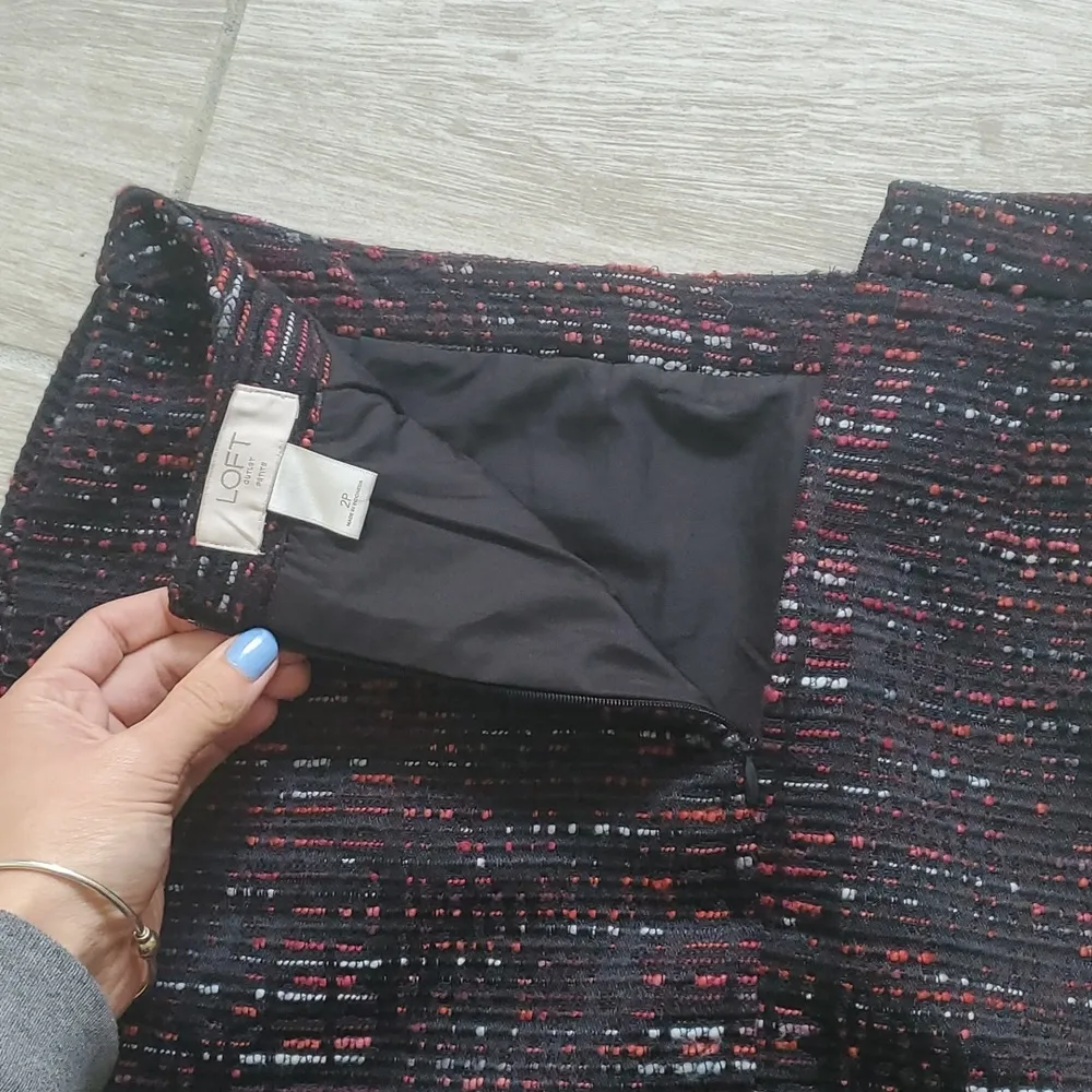 Loft Tweed Above Knee Pencil Skirt - Image 11