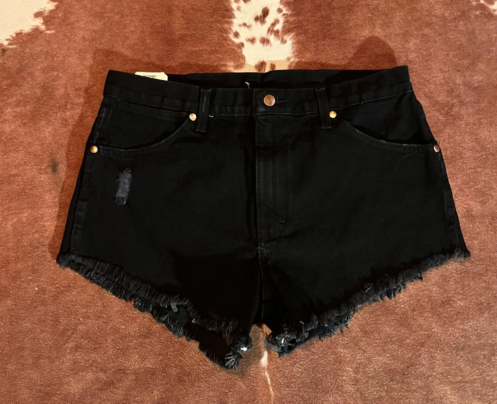 Levi's  black silver tab jean shorts  size 26 These are the modern silver tabs collection  high rise  - Image 7