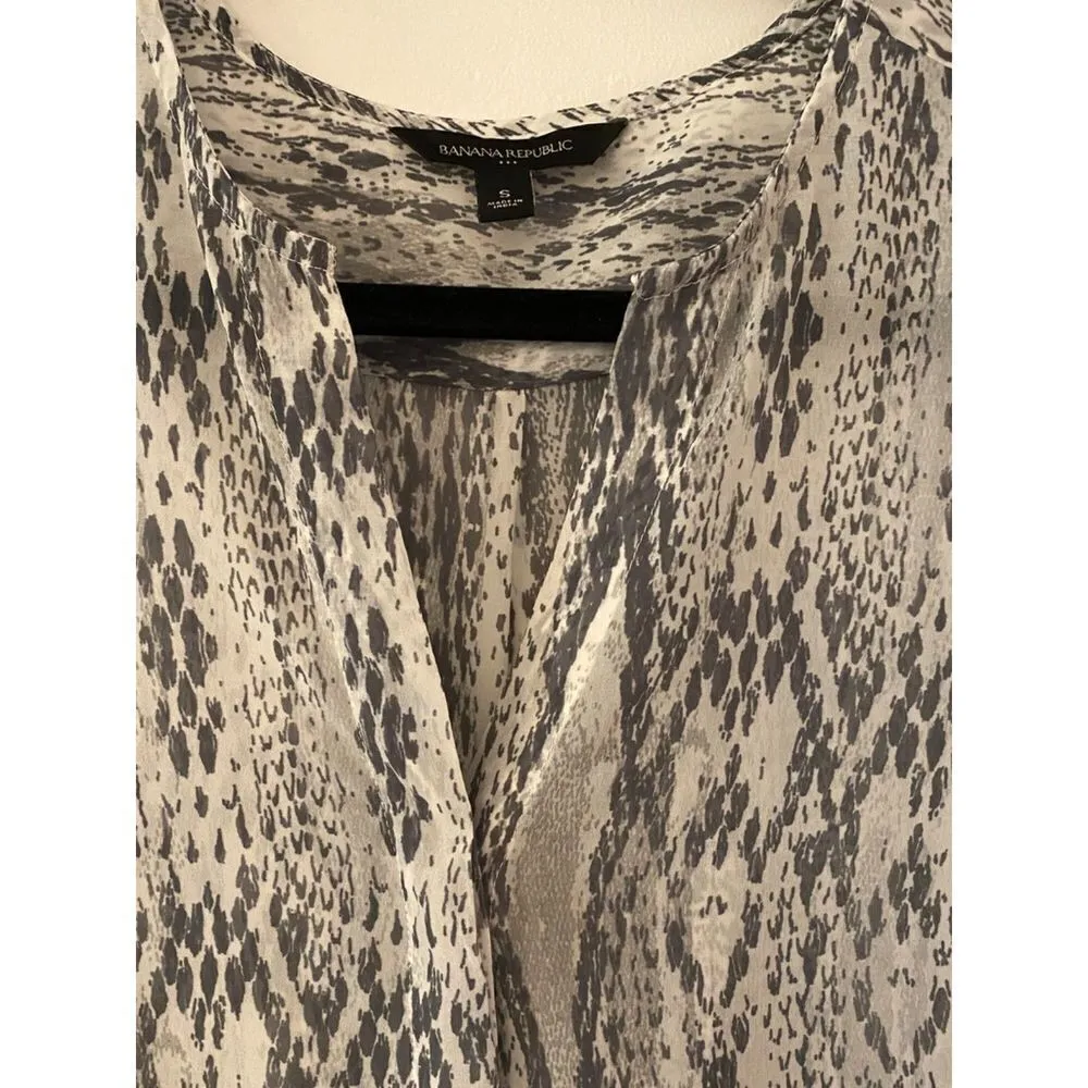 Banana Republic Grey White Long Sleeve Button Up Blouse Women's Sz Small​ - Image 5
