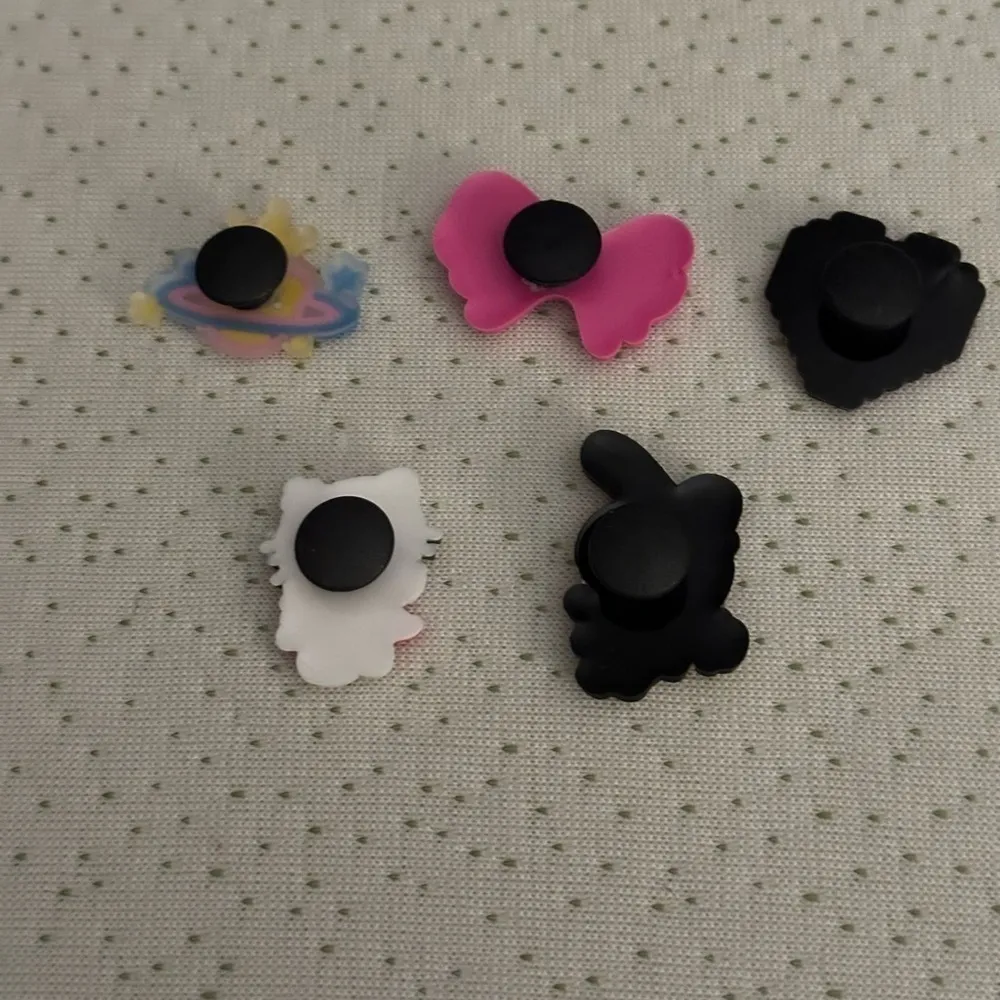 Jibbitz Hello Kitty Croc Charms Set of 5 NWT White Size undefined - Image 4