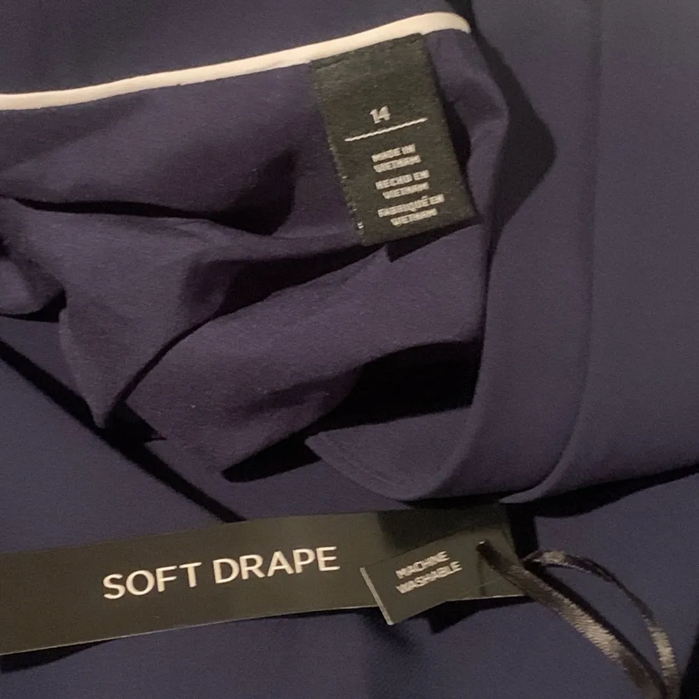 Black House White Brand Navy Blue Soft Drape/ Long sleeve blazer  Size 14 - Image 6