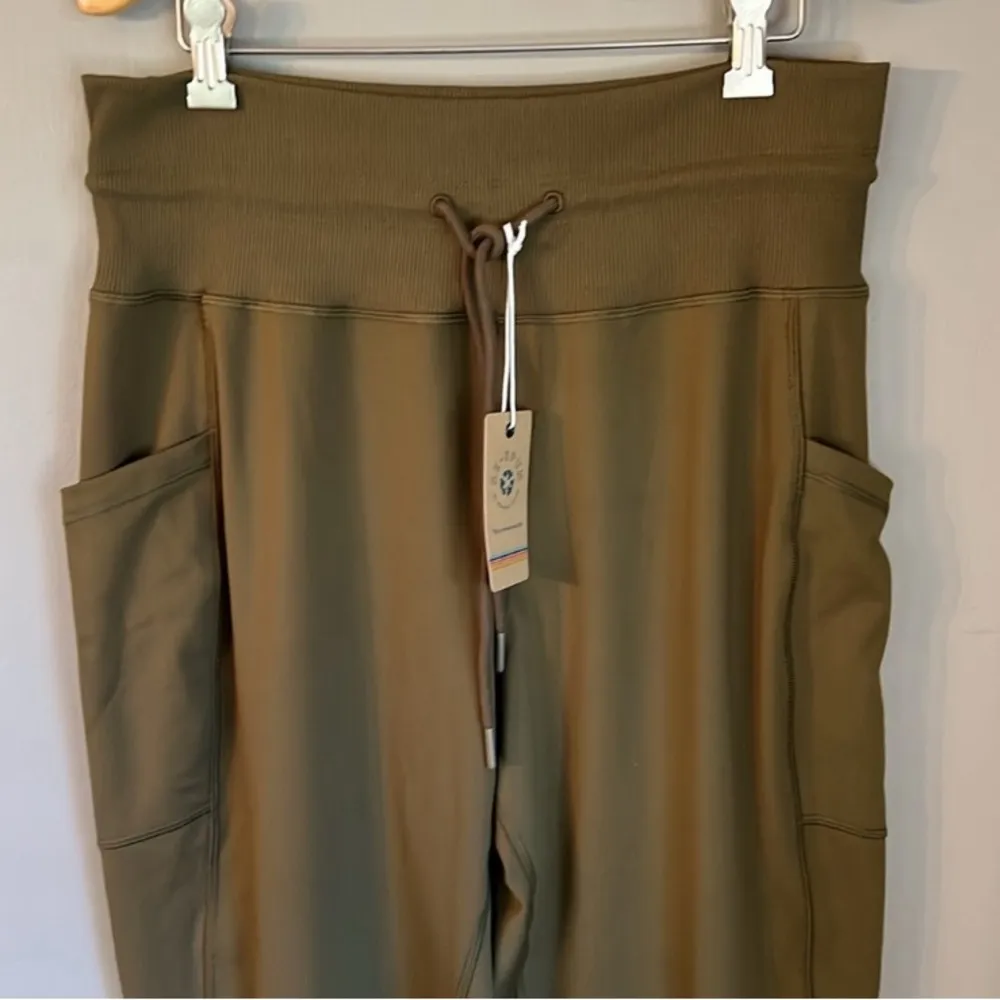 Marine Layer Slim Sport Jogger in Olive Size M - Image 6