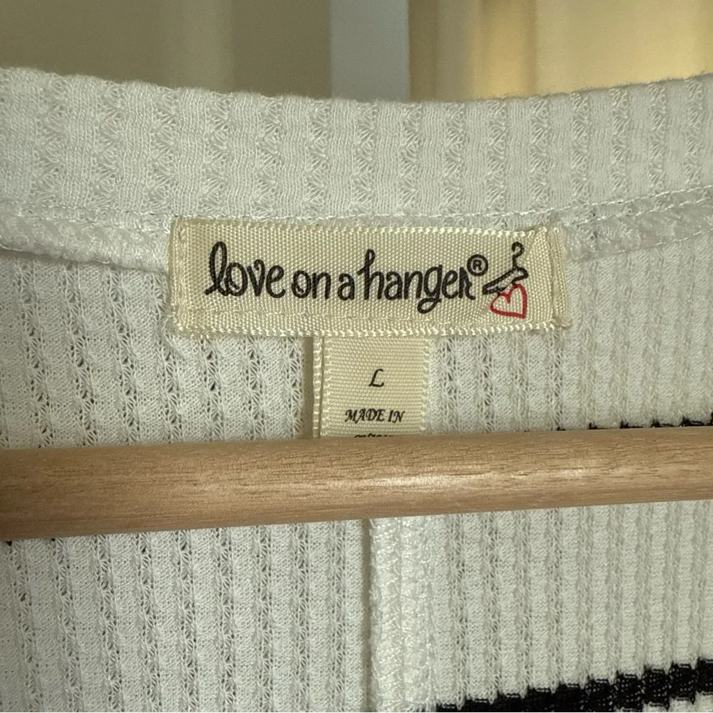Love On A Hanger Womens Longsleeve White/black Striped Sweater With Pocket Sz L - Image 5