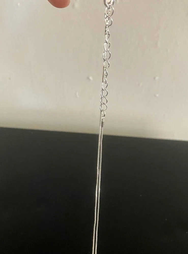 H&M Elegant Silver Necklace - Image 3