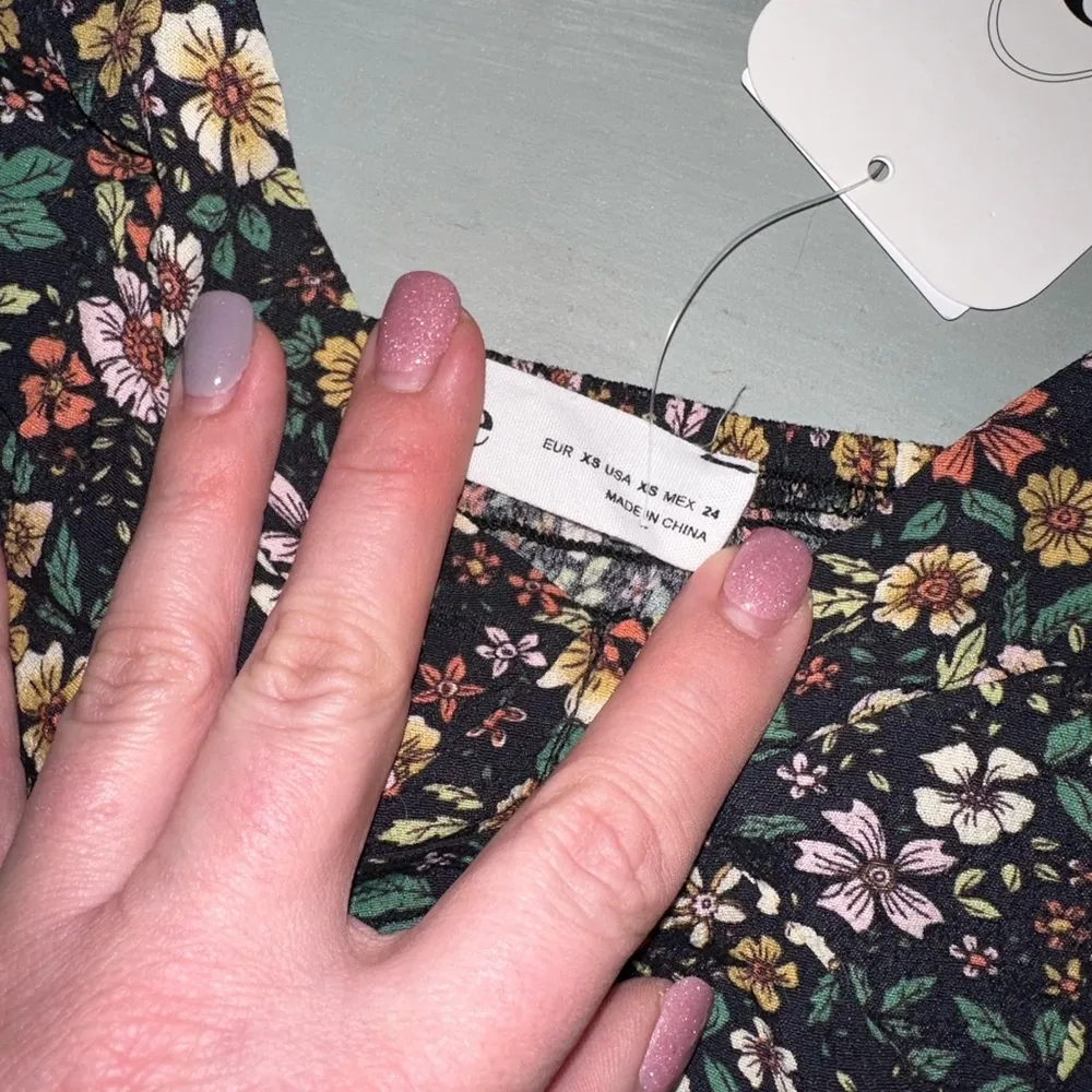 NWT Nordstrom Elodie Floral Crop Long Sleeve Shirt Blouse - Image 4