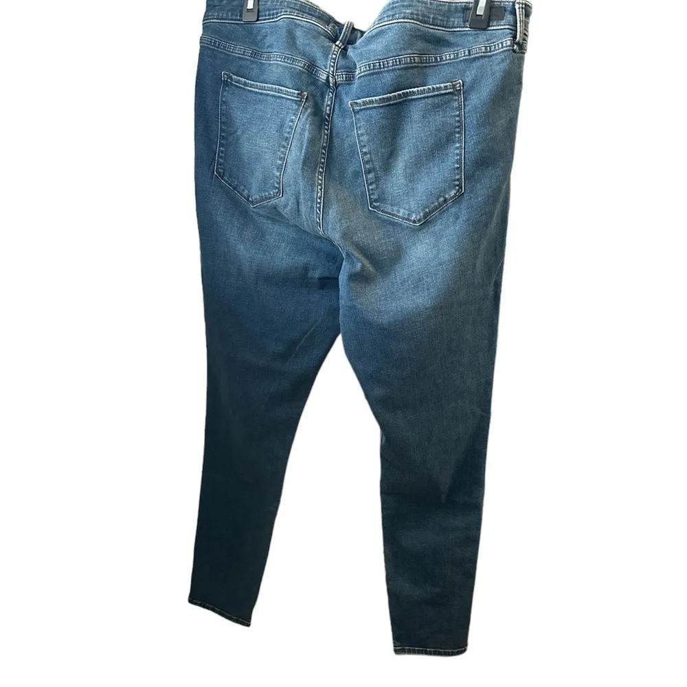 NEW Abercrombie & Fitch The Super Skinny Mid Rise Jeans - Image 2