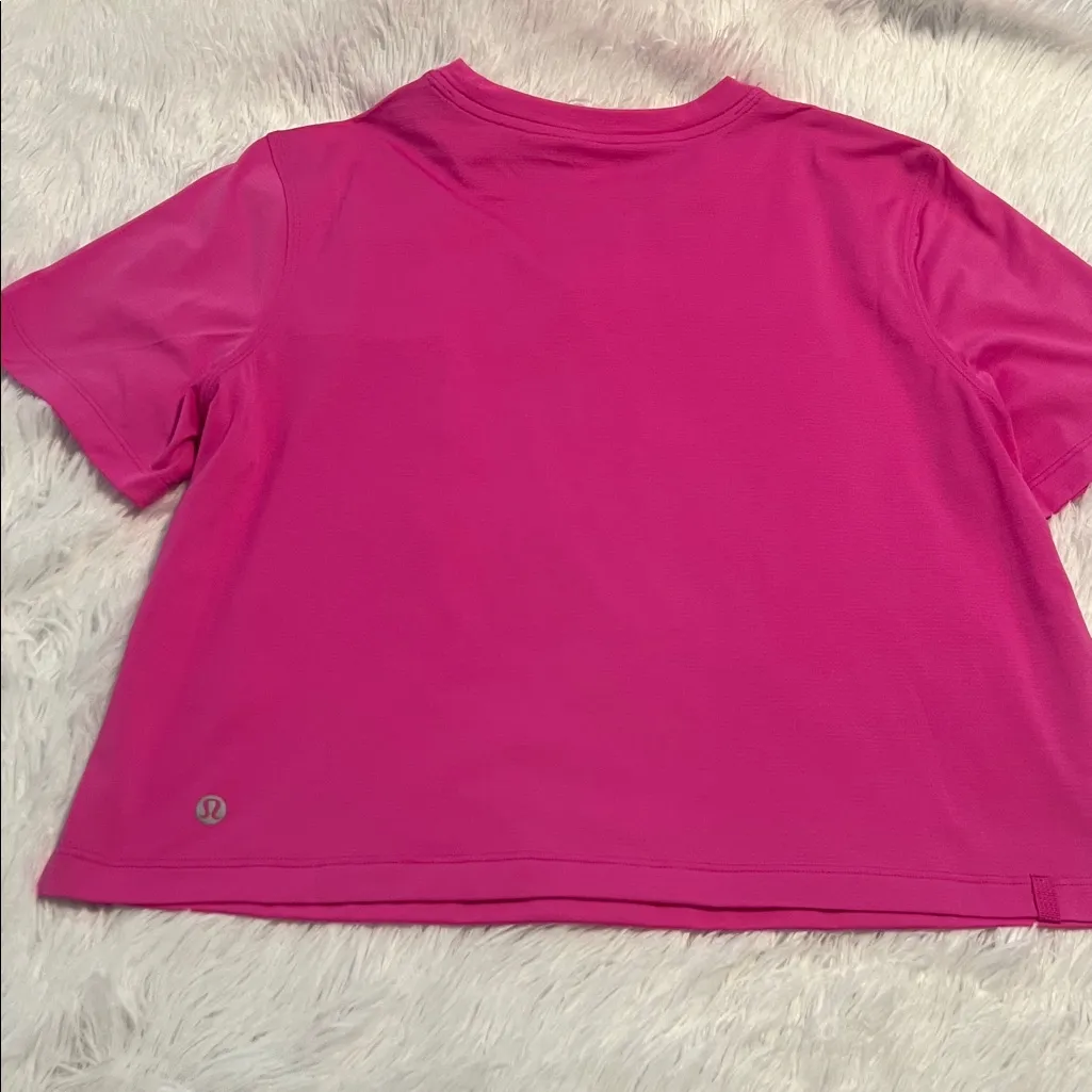 Lululemon Ultralight Waist Length T Shirt Size 8 - Image 4