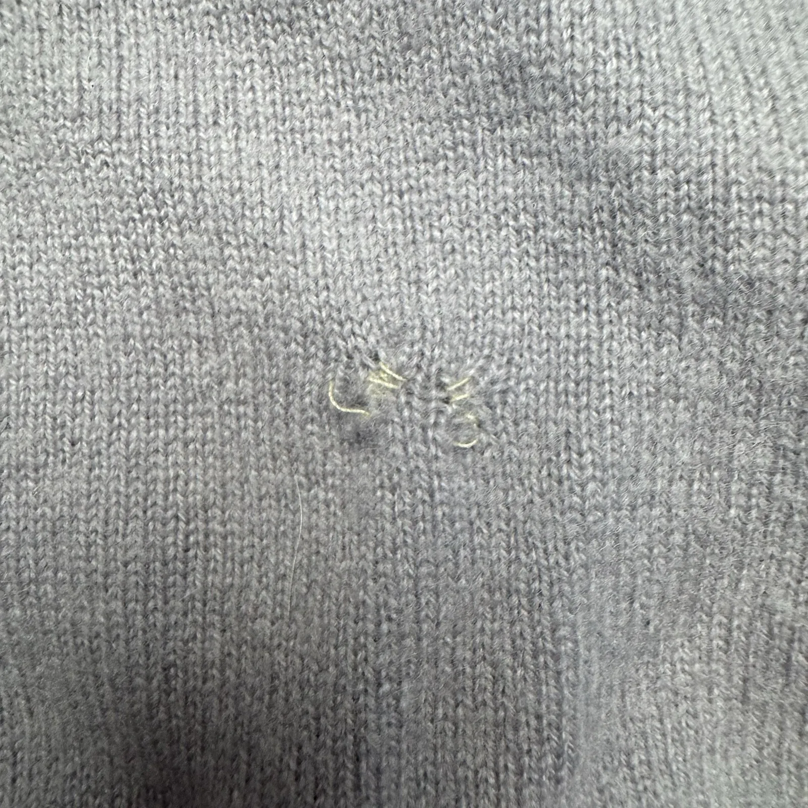 Nordstrom women XS crewneck cashmere‎ sweater Light  Purple 100% cashmere FLAWS - Image 6