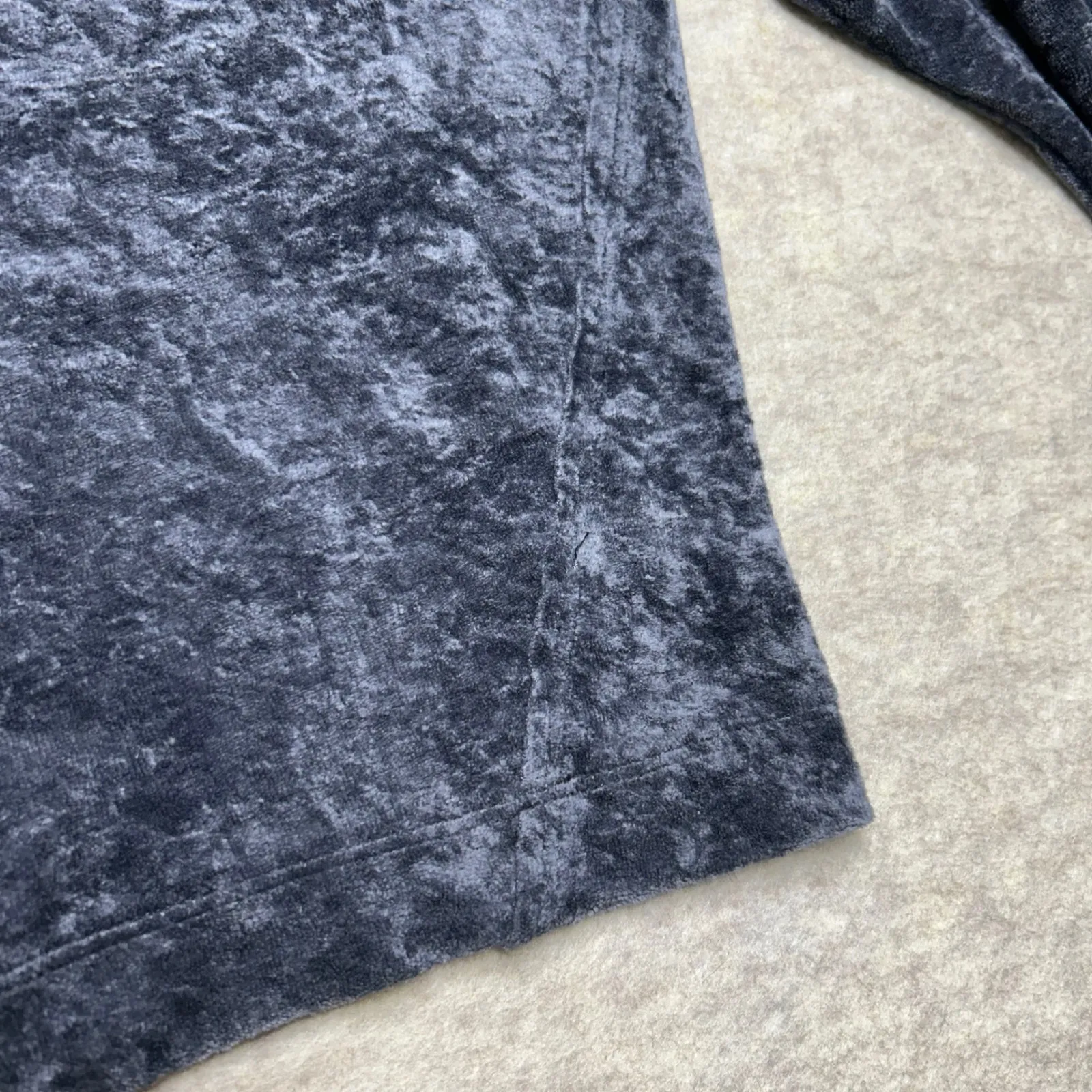 We The Free Crushed Velvet Top XS Long Sleeve Gray Casual Shirt EUC‎ - Image 4