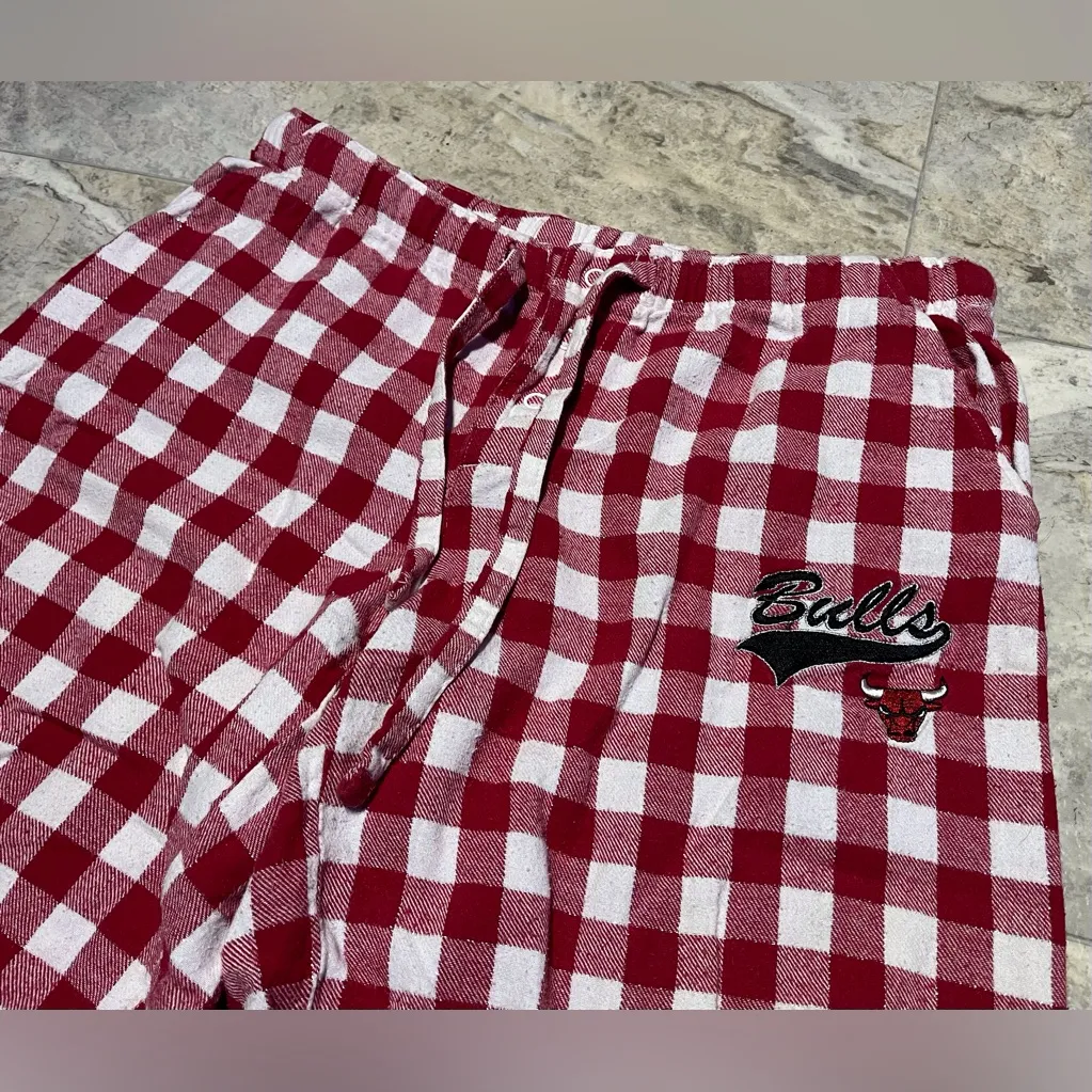 NBA Chicago Bulls Red Plaid Pajama/Lounge/Sleep Pants Cotton Blend Size Small - Image 2