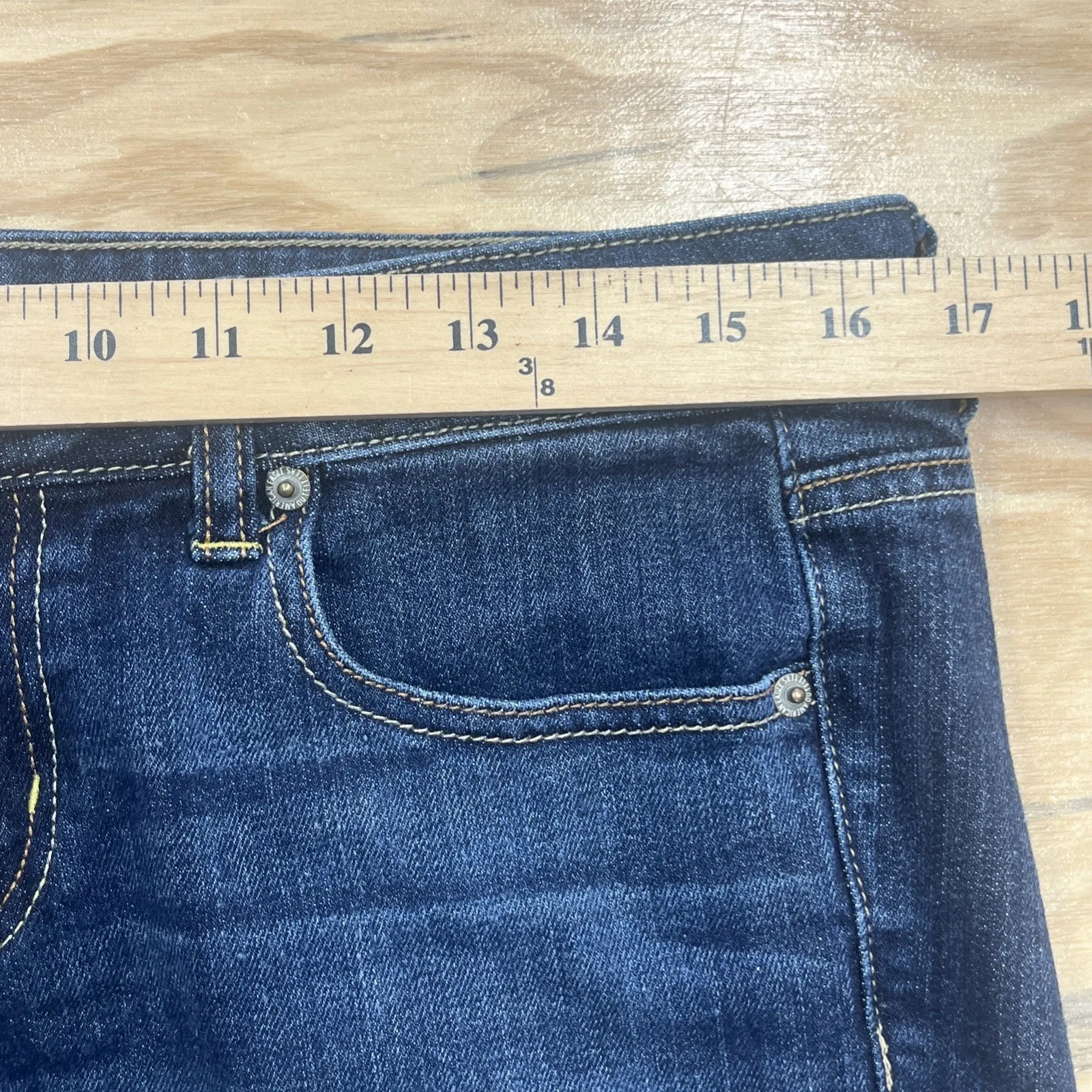 American Eagle Y2K Jean Shorts Size 8 Favorite Boyfriend Blue Denim Stretch - Image 8