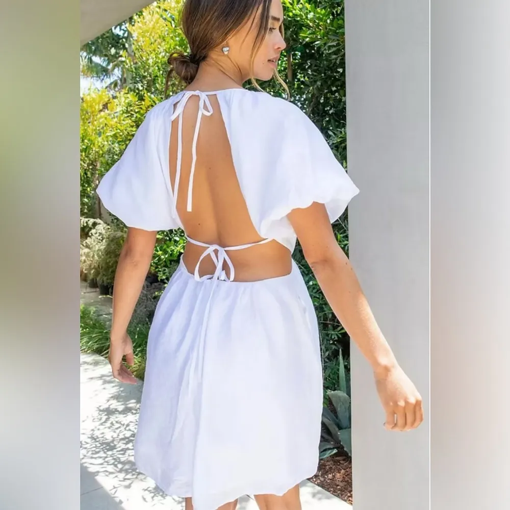 NASTY GAL collection White Puff Sleeve Backless Dress size 4 like new - Image 3
