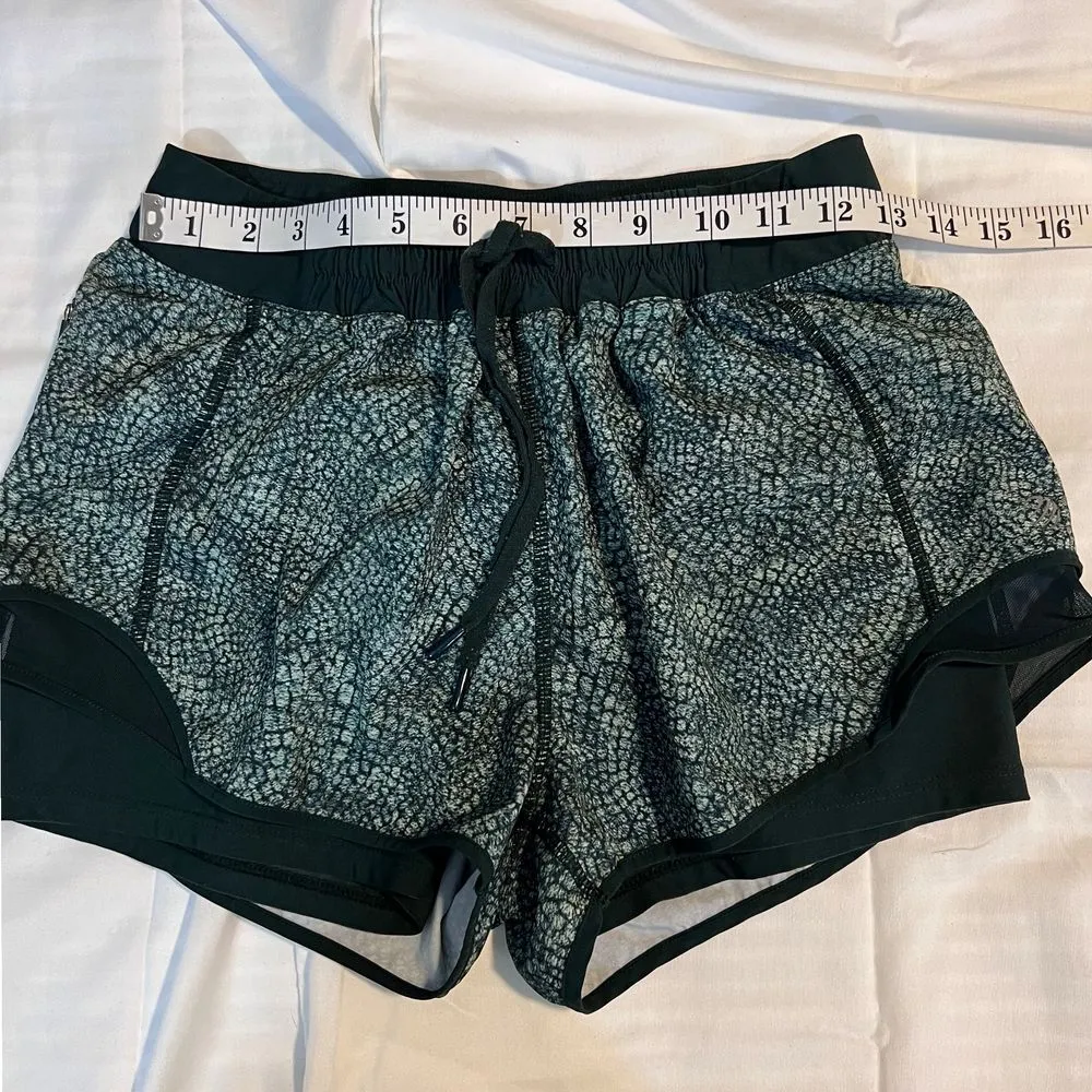 MPG Athletic Running Shorts Snake Print Pattern Workout Gym Activewear Medium Green - Image 4