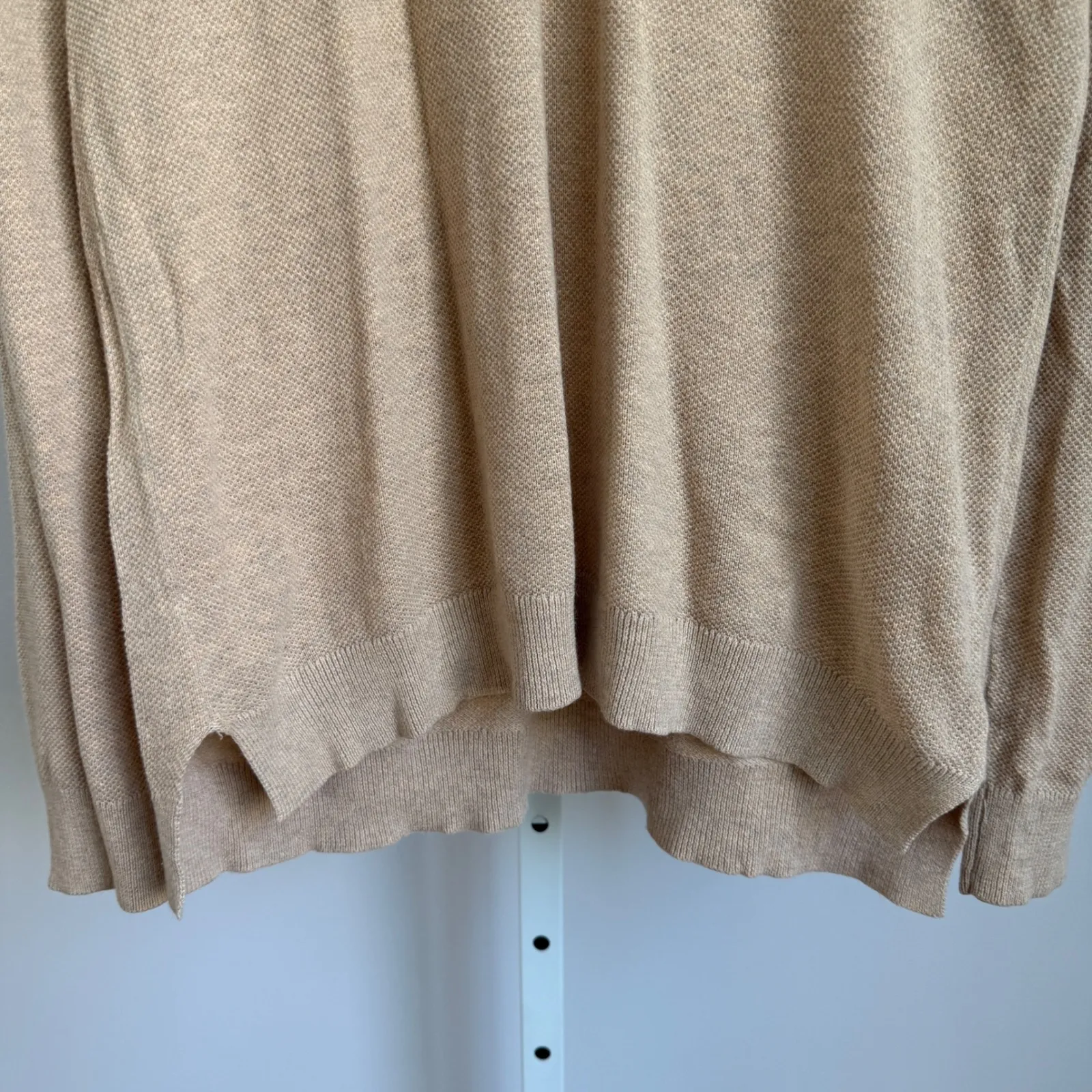 Everlane Tan Cashmere Blend Luxury Minimalist Long‎ Sleeve Knit Sweater Top sz M - Image 3