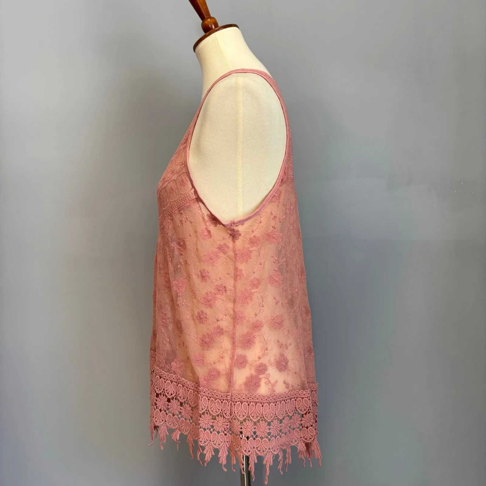 VTG Y2K Boho Chic Pink Lace Crochet Fringe Hem Sheer Tank Top, Women's Size M - Image 4
