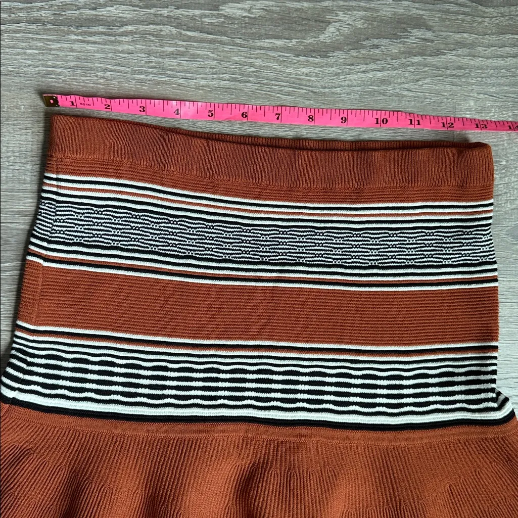 Sandro Jupe Jella Striped Ribbed Mini Skirt with a ruffle hem in brown - Image 6