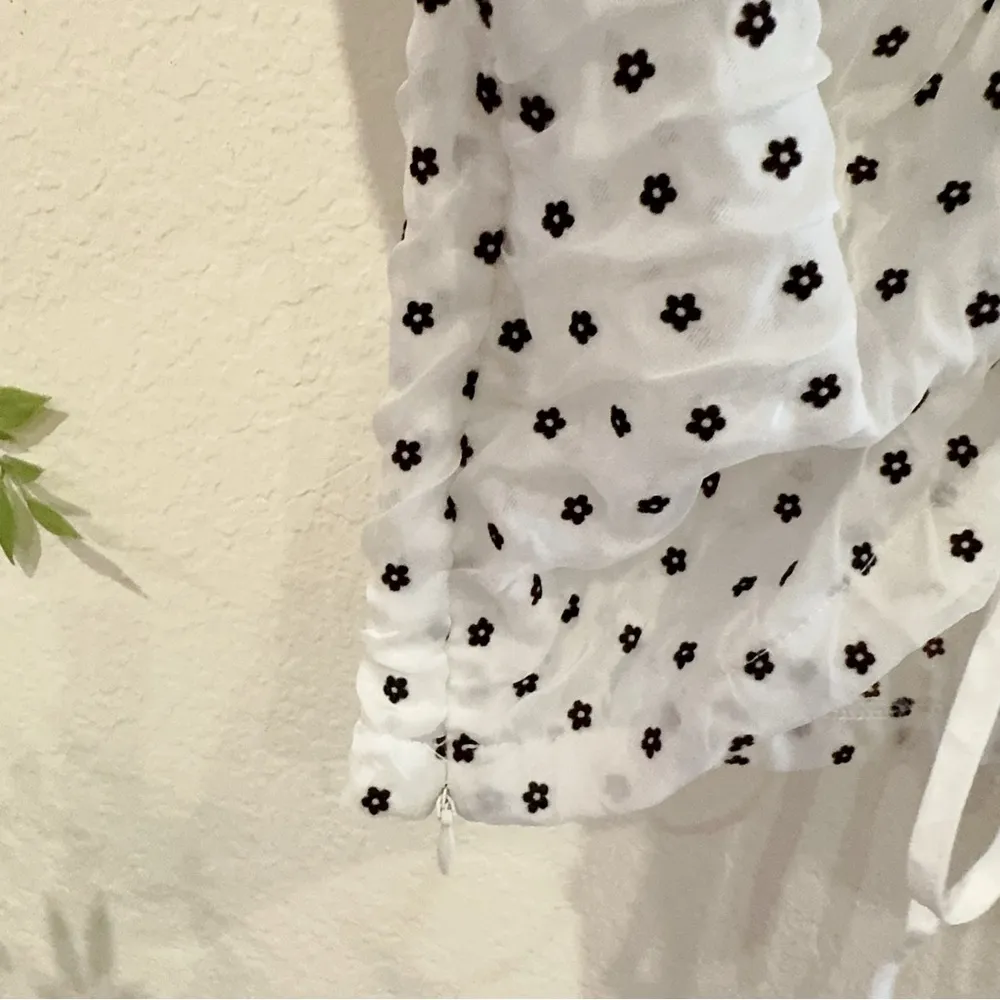 J.ING Jing White Drawstring Short Puff Sleeve Crop Top One Size NWT - Image 3