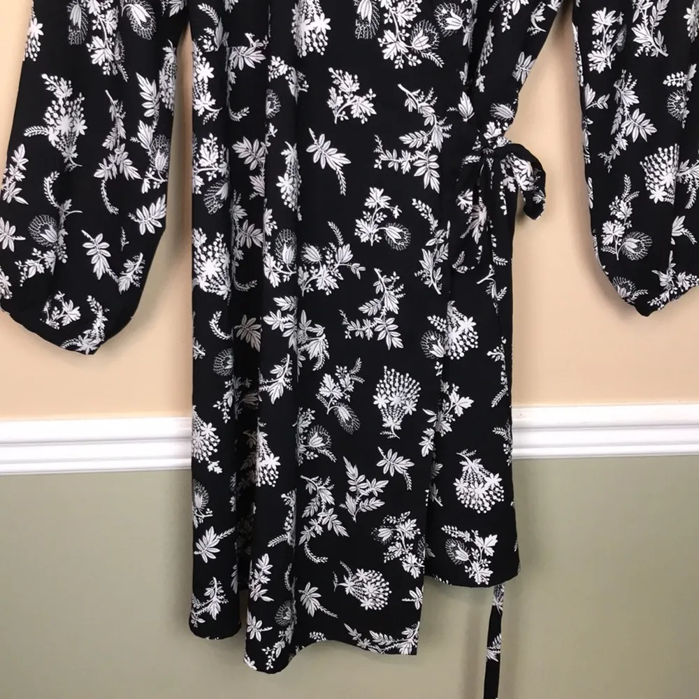 NWT LOFT Women’s Floral Print Black White Long Sleeve Wrap Dress - Image 3