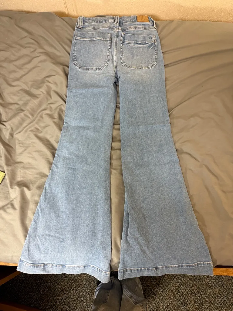 American Eagle Jeans - Image 2