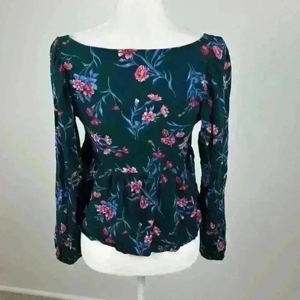 American Eagle Floral Tie Front Top Size Small - Image 4