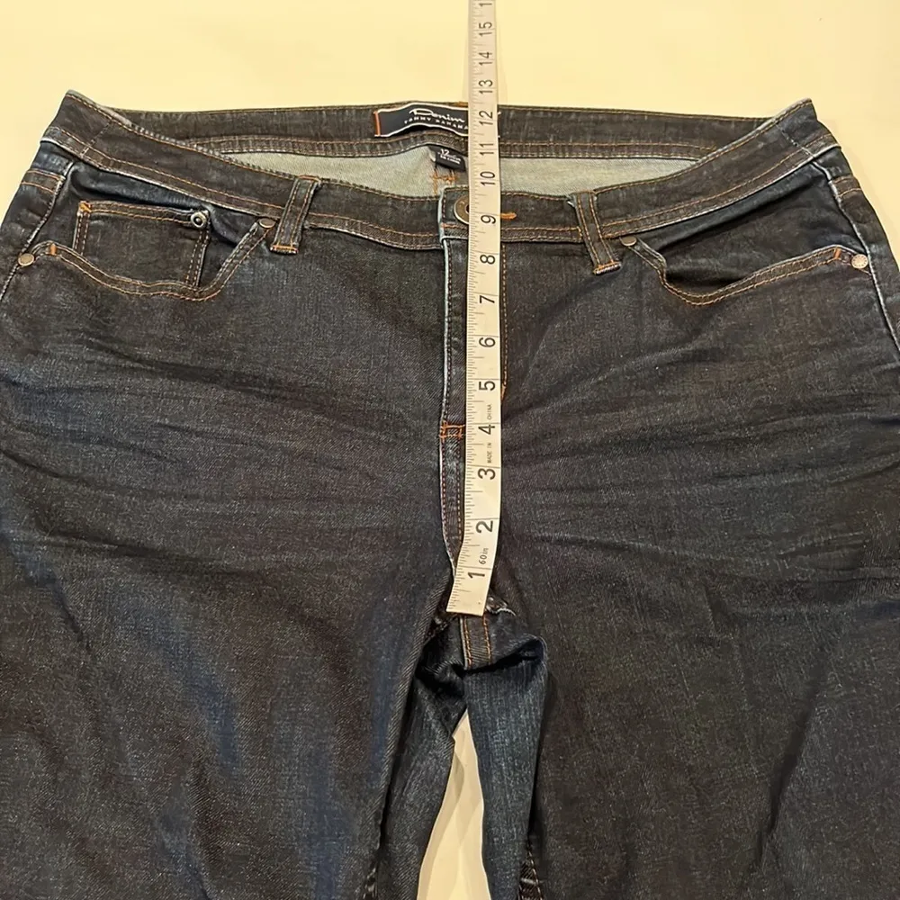 Tommy Bahama Crop Mid Rise Size 12 - Image 6