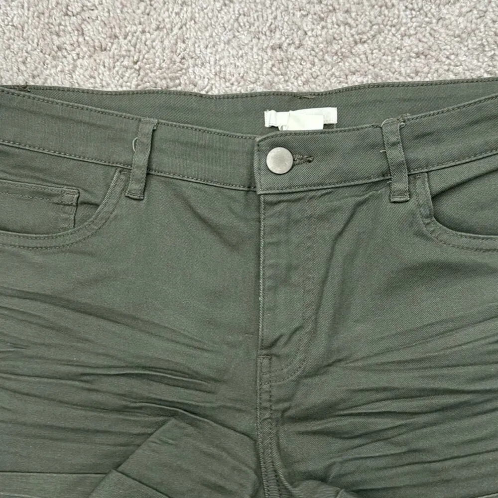 H&M Army Green Stretch Cuffed Shorts Women's 10 - Image 2