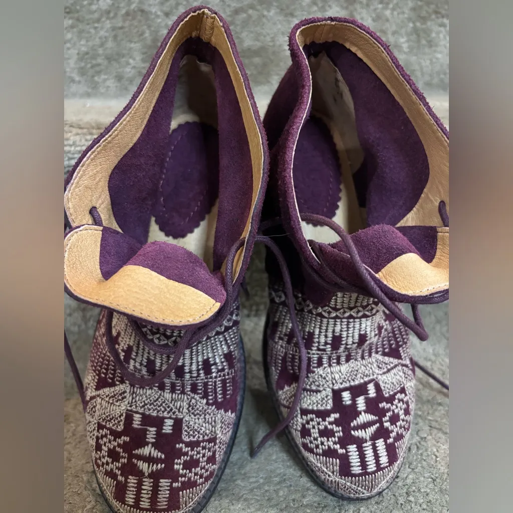 Latigo Anthropologie plum Suede ankle boots booties Sz 6.5 M women’s red EUC - Image 3