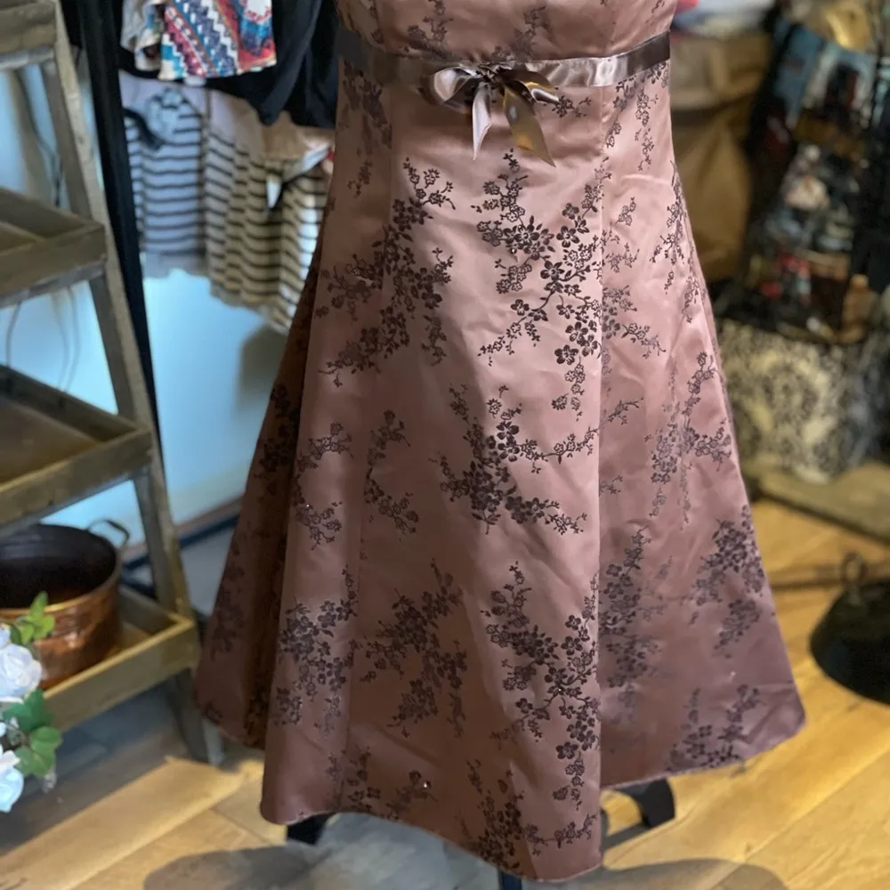 Women’s formal dress great condition practically brand new Size undefined - Image 3