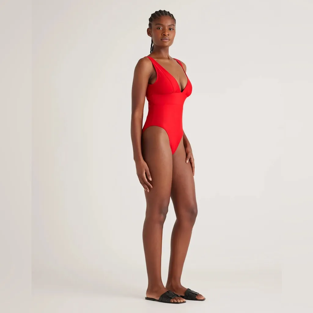 NWT Quince Cherry Red Women’s Italian Plunge One-Piece Swimsuit Sz L 🍒 - Image 6