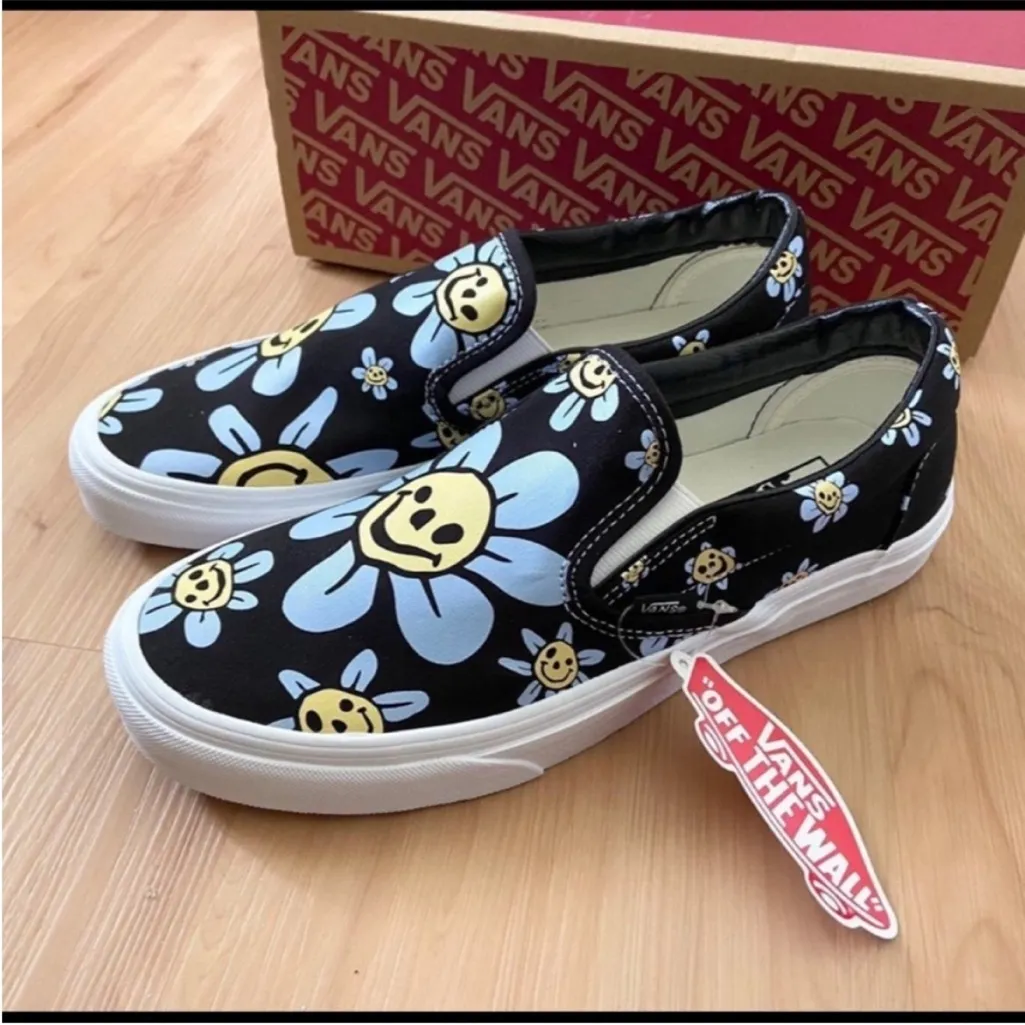 Vans Classic slip-on Trippy Grin Floral
Women Size 9.5 US Men's 8.0 US - Image 7