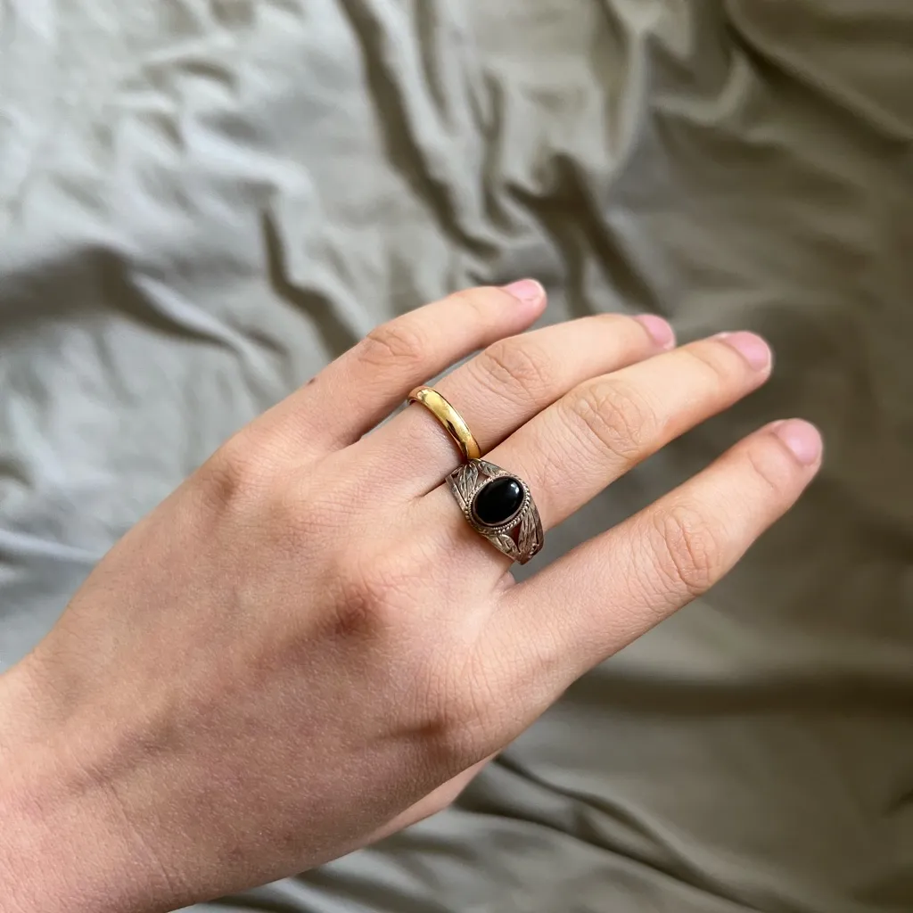 Vintage Silver Onyx Ring Size 6 Black - Image 3