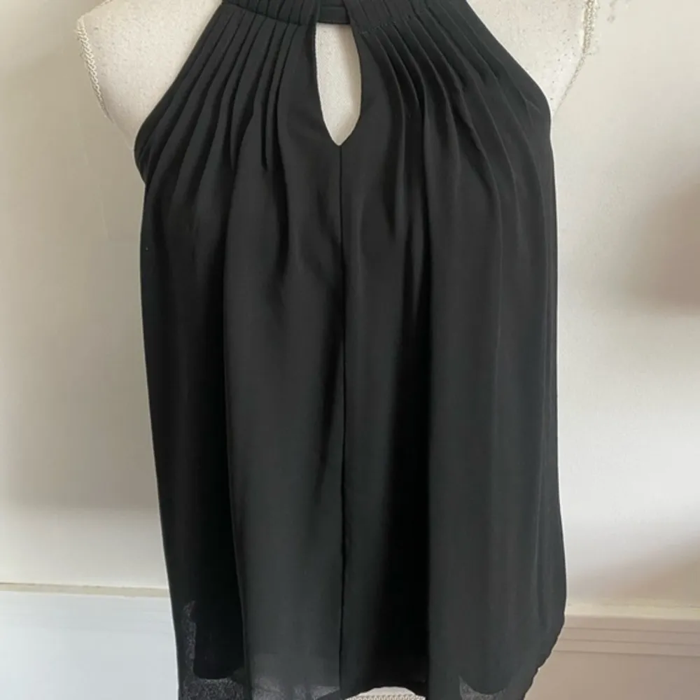 Sunday In Brooklyn • Black Keyhole Tank Top Anthropologie - Image 73